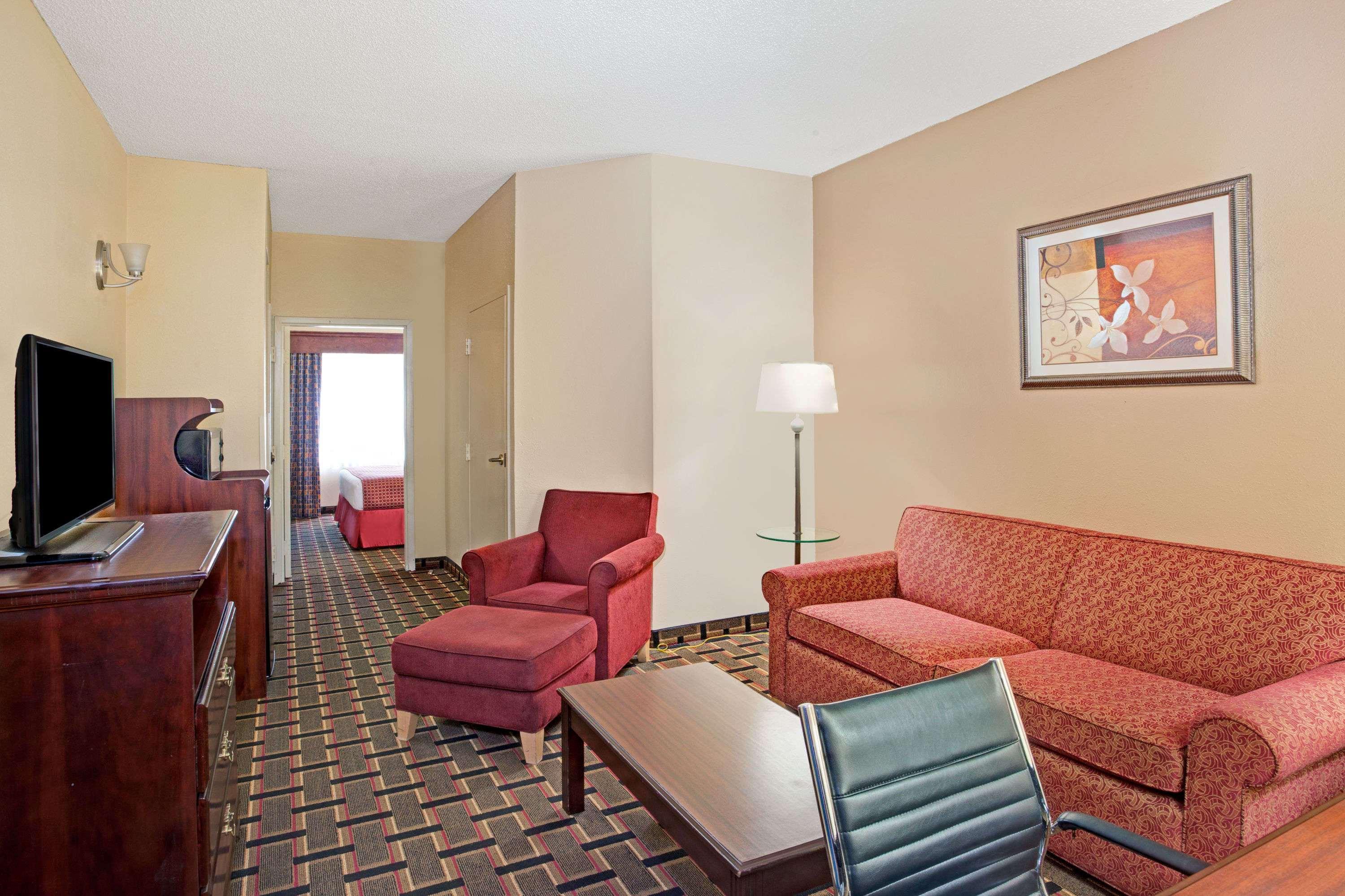Hotel Baymont By Wyndham Kennesaw Zewnętrze zdjęcie